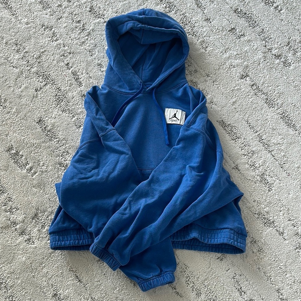 Jordan flight women’s cropped blue sweater size large oversized